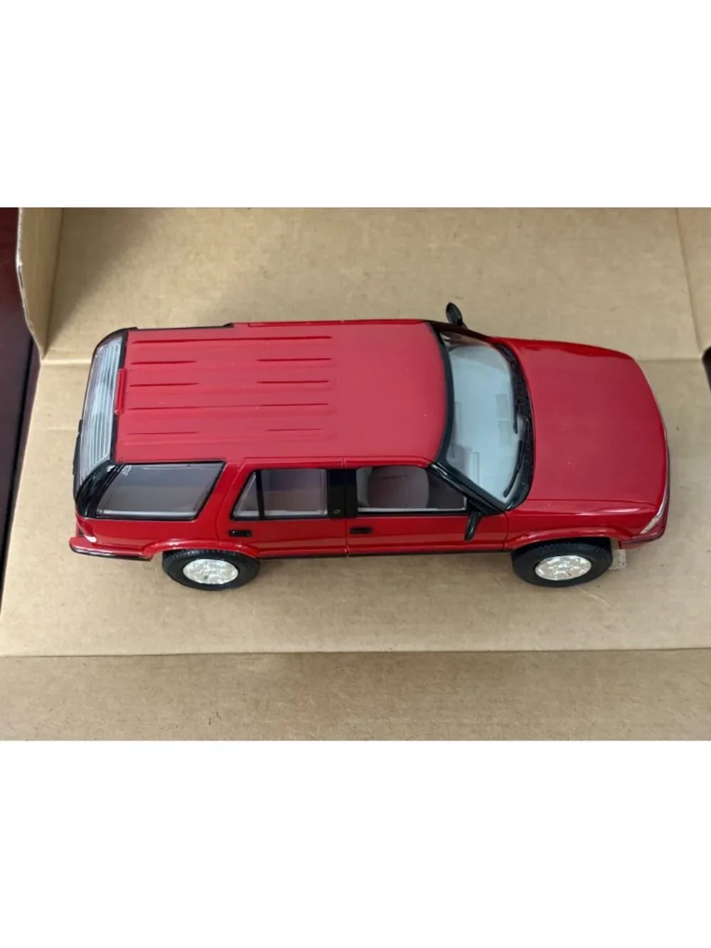 Chevrolet Blazer SUV Apple Red AMT Ertl Promo 7032eo NIB Box X